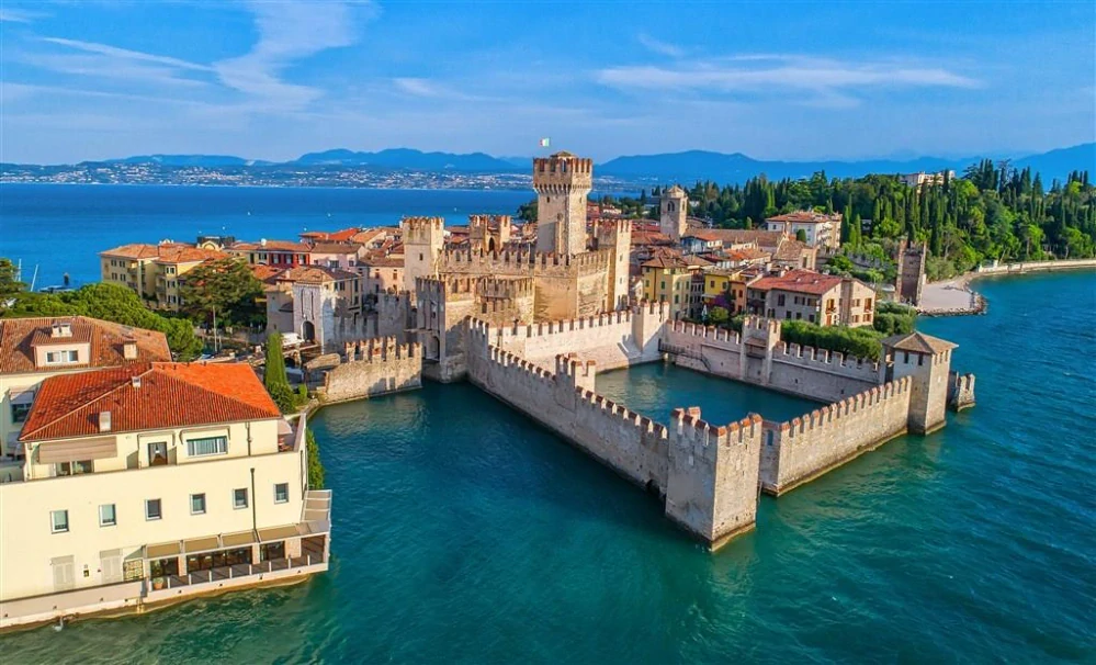 ITÁLIE - LAGO DI GARDA s hotelem u jezera