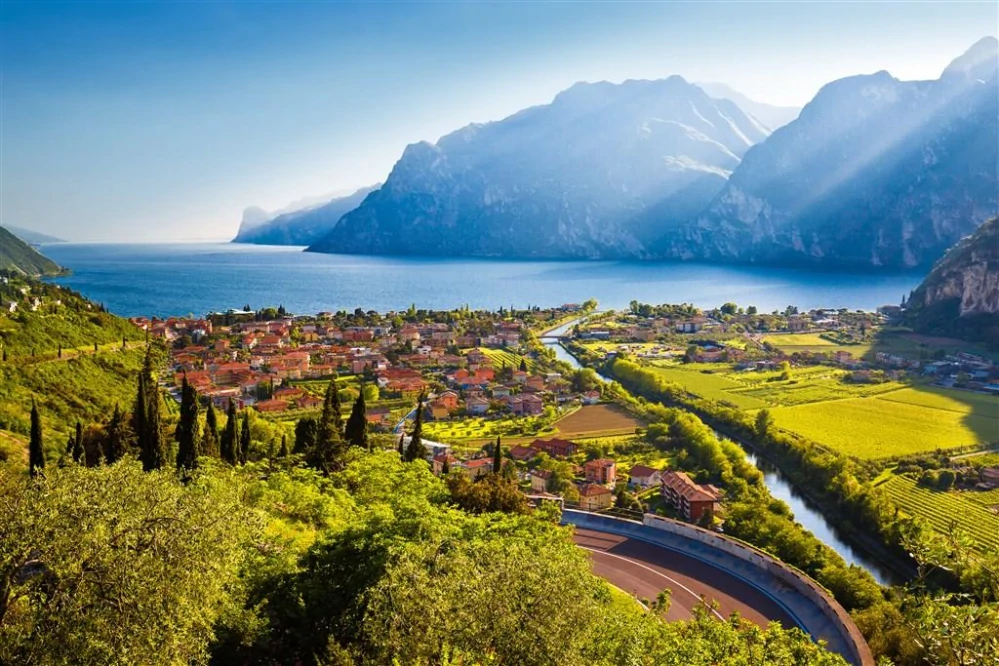 ITÁLIE - LAGO DI GARDA s hotelem u jezera